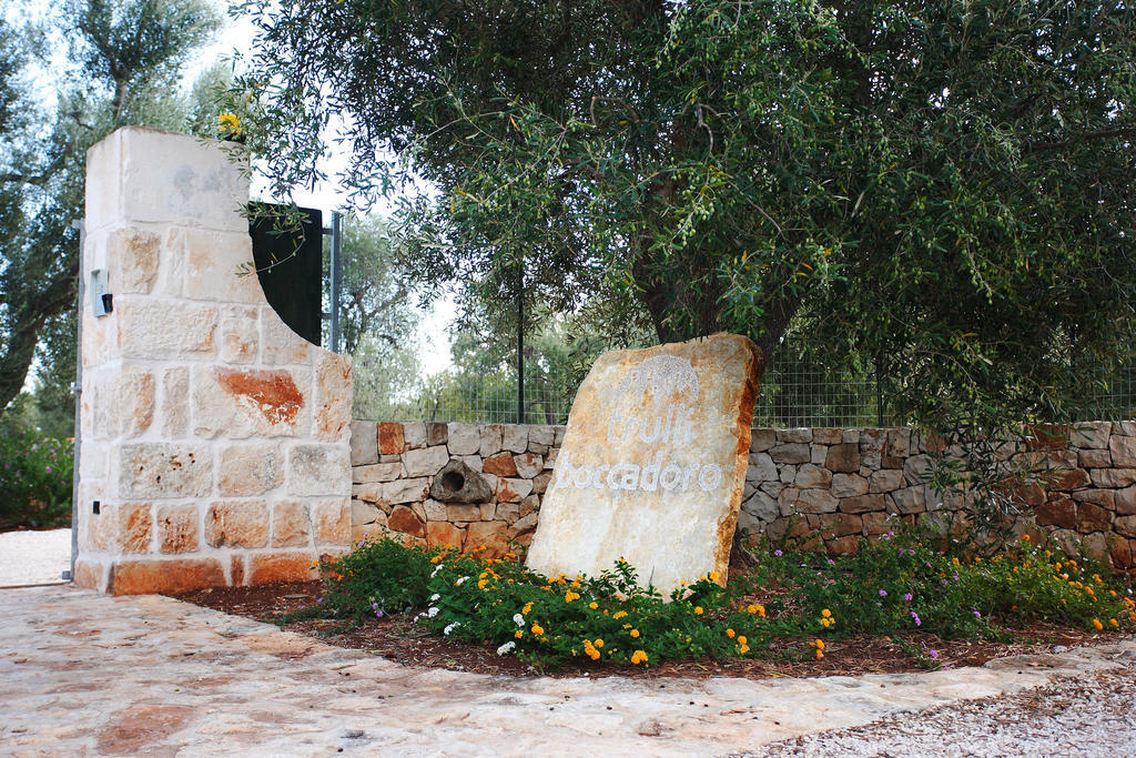 Отель Trulli Boccadoro Остуни Экстерьер фото